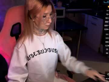 Yngmilf_ - Chaturbate model