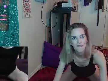 Ladyvluvs - Chaturbate model