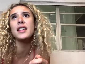 Jizzytitties69 - Chaturbate model