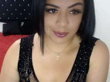 Q_u_e_e_n_ - Chaturbate model