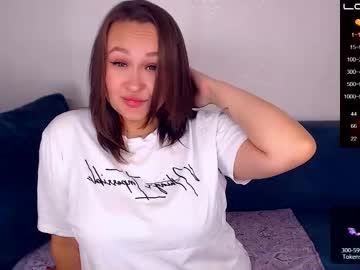 Melanie_loves_cakes - Chaturbate model