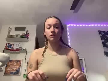 Carlyy13 - Chaturbate model