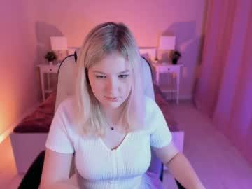 Yuum_shy - Chaturbate model