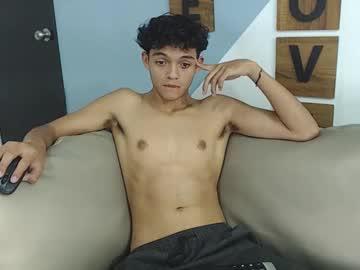 Aronroberts_ - Chaturbate model