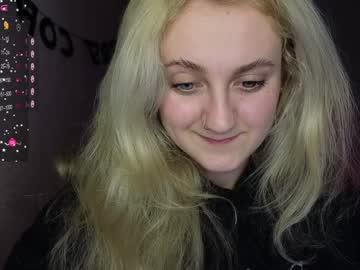 Frosty_blueberries4 - Chaturbate model