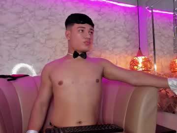 andrewpeach Chaturbate model