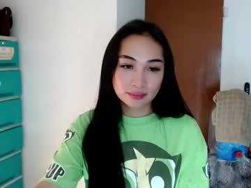 Sweetlilly_18 - Chaturbate model