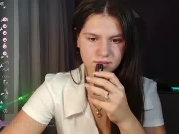 Bellaelya - Chaturbate model