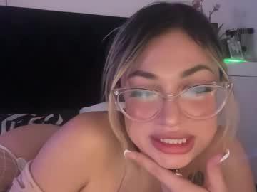 Curvyellaxo - Chaturbate model